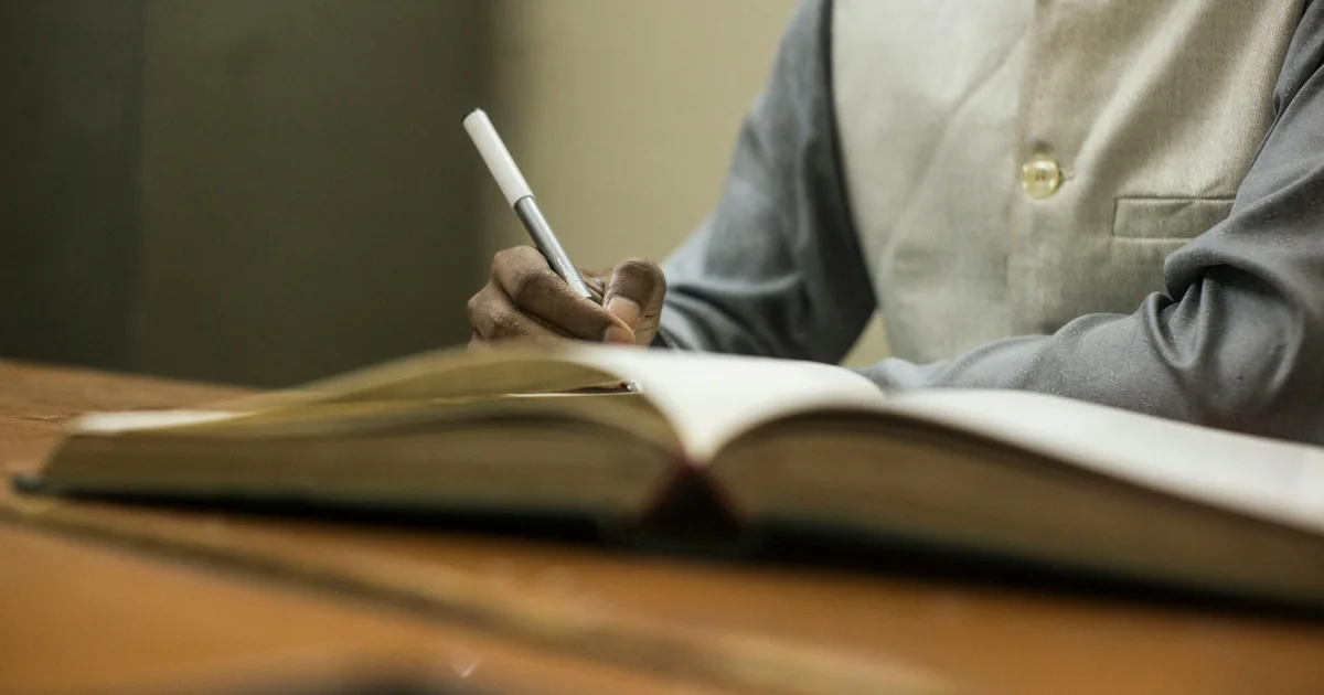 Voice Journaling for Scholars to Set and Track Academic Goals